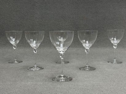 DAUM - 
Six verres à pied 
Dans leur boite....