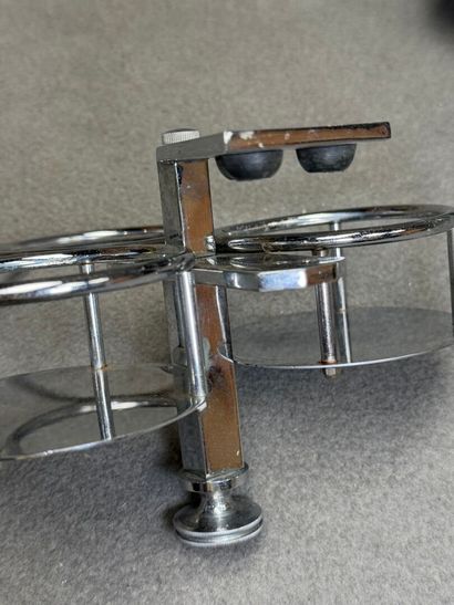 Paire de supports à verres d'angle de table...