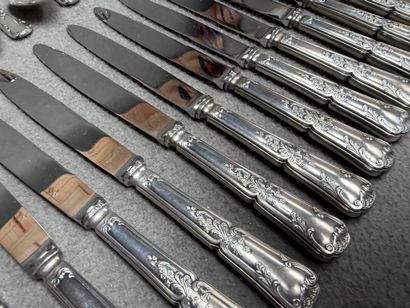 Ensemble de couverts en métal argenté Modèle...