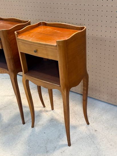 Paire de tables de chevet, une niche un tiroir....