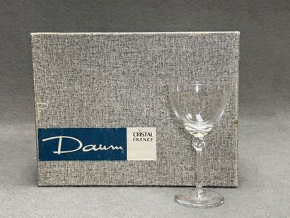DAUM - 
Six verres à pied 
Dans leur boite....