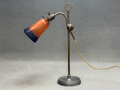 Lampe de bureau , avec tulipe en verre marmoréen
H:...