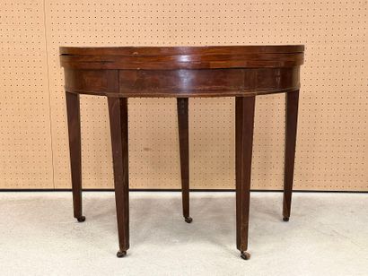 Table demi lune en placage d'acajou
Epoque...