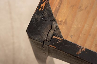 Table à jeux à pieds cambrés, le plateau...