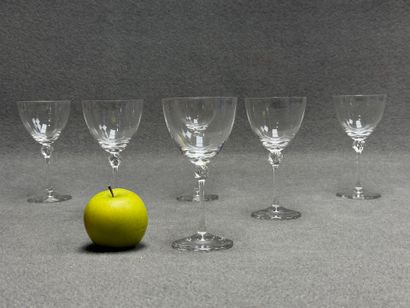 DAUM - 
Six verres à pied 
Dans leur boite....