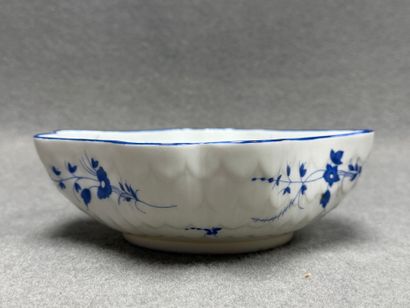 Bernardaud à Limoges.
Coupe creuse carré...