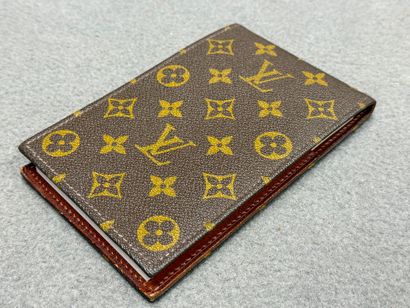 Louis Vuitton. 
Couverture de carnet de note...