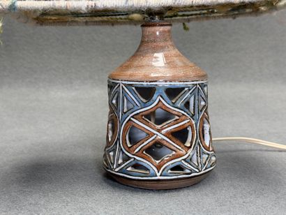 BIOT Lampe en céramique ajourée et abat jour
Années...