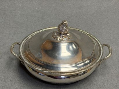 Légumier en métal argenté. 
H. :13 cm. D....