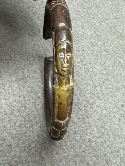 Dague touareg et bracelet africain en bronze....
