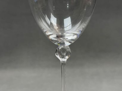 DAUM - 
Six verres à pied 
Dans leur boite....