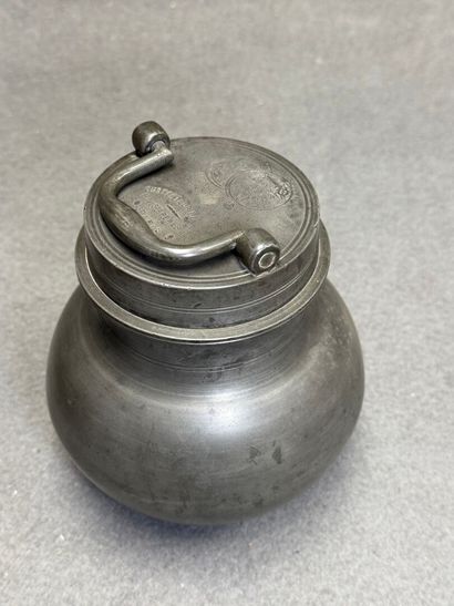 Porte diner et pot à bouillon en étain XIX°....