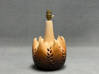 Pied de lampe en céramique émaillé. 
H. :26...