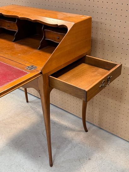 Bureau de pente. 
90 x 74 x 46 cm.