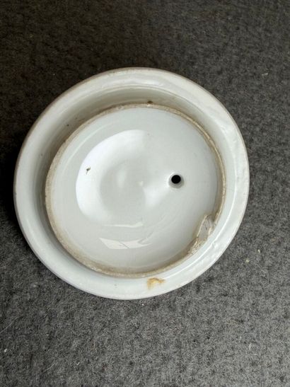 MEISSEN fin XVIII° siècle.
Verseuse en porcelaine...