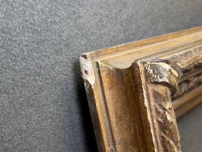Cadre en bois et stuc doré. 
Dim. intérieur:...