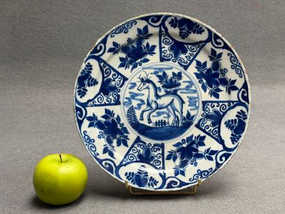 DELFT XVIII°
Assiette en faïence à décor...