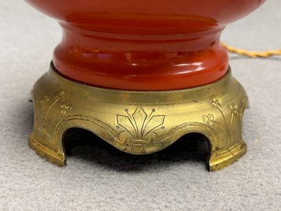 Lampe à pétrole en porcelaine corail, anses...