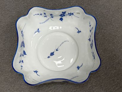 Bernardaud à Limoges.
Coupe creuse carré...