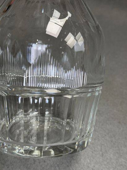 Grande carafe en cristal.
H: 33 cm.