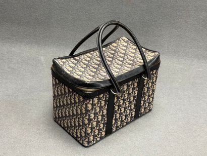 CHRISTIAN DIOR 
Vanity de toilette en toile...