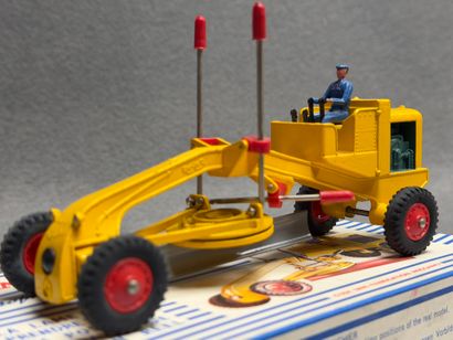 DINKY Supertoys.
Profileur 100 RICHIER. 
manque...