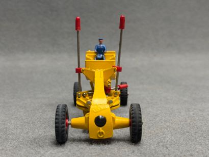 DINKY Supertoys.
Profileur 100 RICHIER. 
manque...
