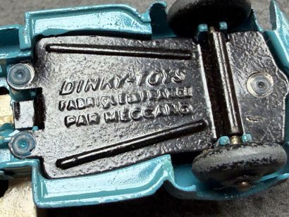 Dinky Toys 1/43°. 
Camion laitier. Nestl...