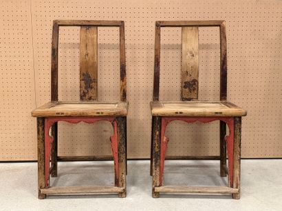 Paire de chaises Chinoises. 
H. :104 cm....