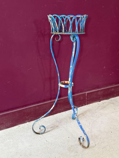 Porte-pot en fer courbé. relaqué bleu
H:...