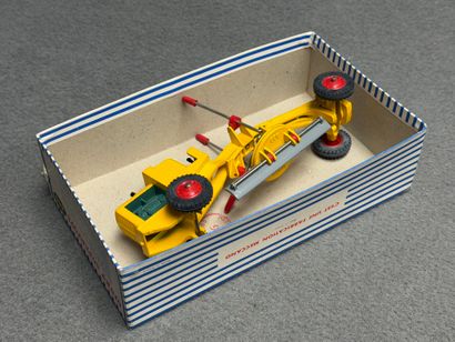 DINKY Supertoys.
Profileur 100 RICHIER. 
manque...