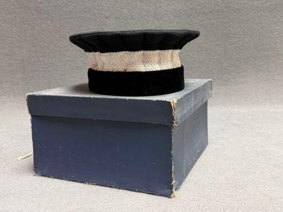 Toque ou Mortier de juge. 
H. :11 cm. D....