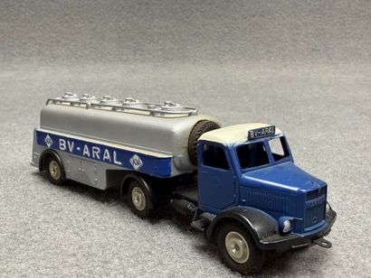 Märklin, 1/43e, 
-Camion semi-remoriqe BV...