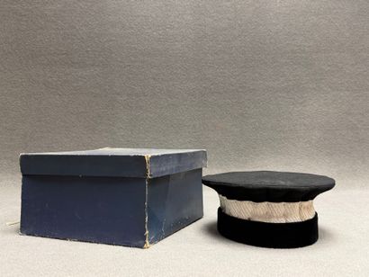 Toque ou Mortier de juge. 
H. :11 cm. D....