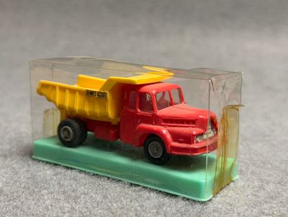 NOREV. 
Lot de camions modèle reduit.