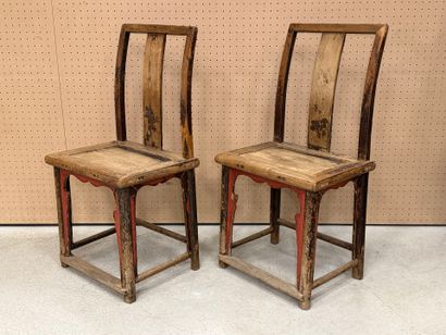 Paire de chaises Chinoises. 
H. :104 cm....