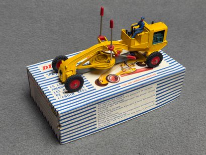DINKY Supertoys.
Profileur 100 RICHIER. 
manque...