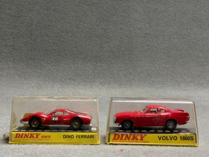 Dinky Toys 1/43°
Volvo 1800S. 
Ferrari D...