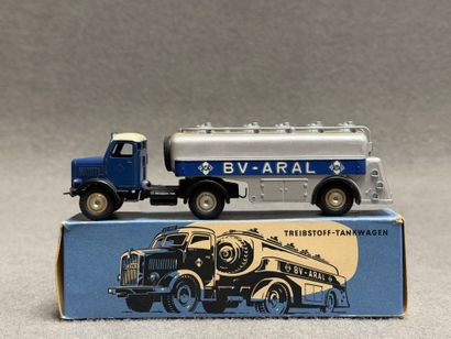 Märklin, 1/43e, 
-Camion semi-remoriqe BV...