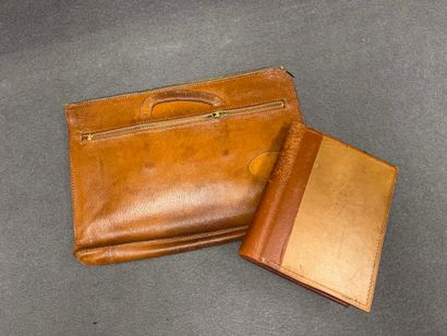 Deux pochettes avec couverture d'agenda et...