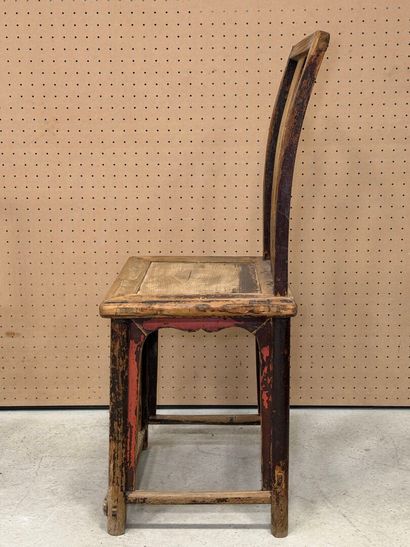 Paire de chaises Chinoises. 
H. :104 cm....