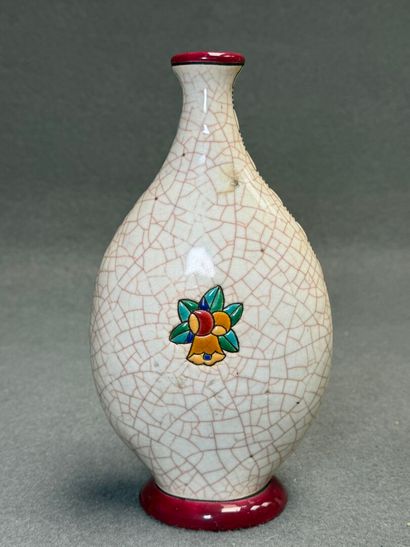 LONGWY
Deux vases en faïence à décor d'émaux...