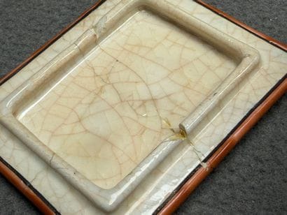 LONGWY 
Boite de fumeur en émaux polychrome...