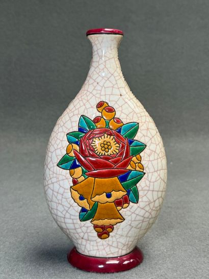 LONGWY
Deux vases en faïence à décor d'émaux...