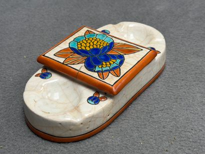 LONGWY 
Boite de fumeur en émaux polychrome...