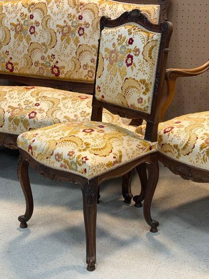 Salon style Régence composé d'une banquette...