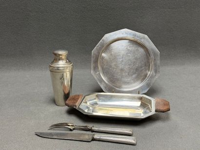 Ensemble de pièces en métal argenté:
- assiette...