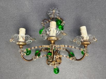 Paire d'appliques à pampilles à trois lumières.
Début...