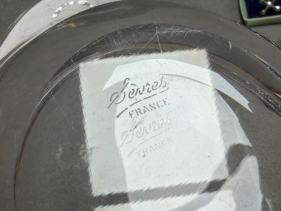 Coupe en cristal de Sèvres et douze portes...