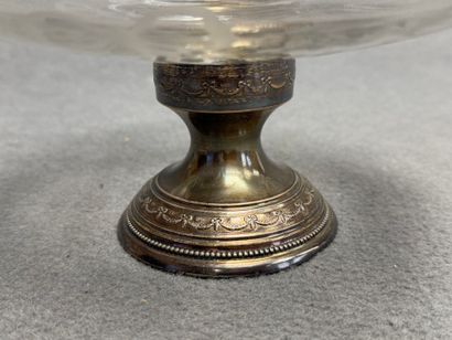 Coupe sur piedouche en verre monture en argent....